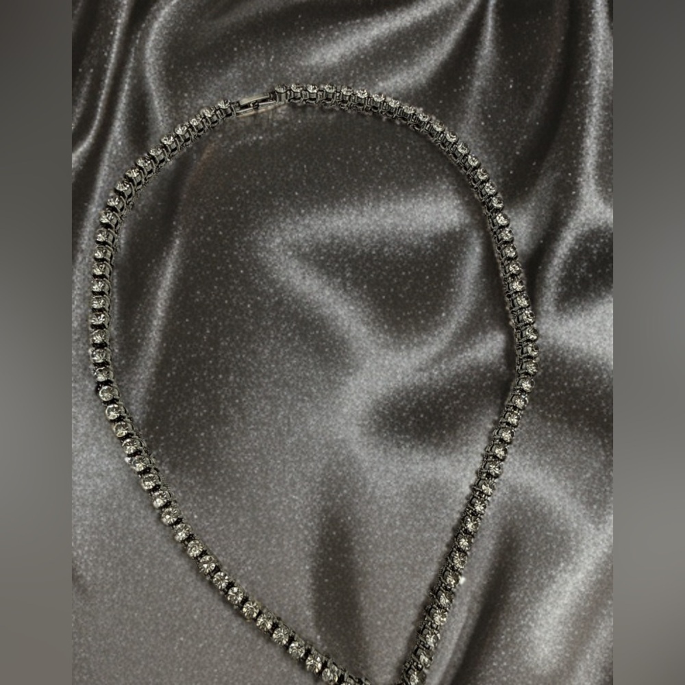 Sparkling Silver Rhinestone Necklace - Picture 2 of 4